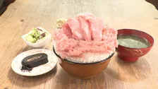 スーパー鮮魚バイヤーから回転寿司屋…「べらんめえ口調」であふれるサービス「とろ丼大盛り（チョモ）」2178円『オモウマい店』