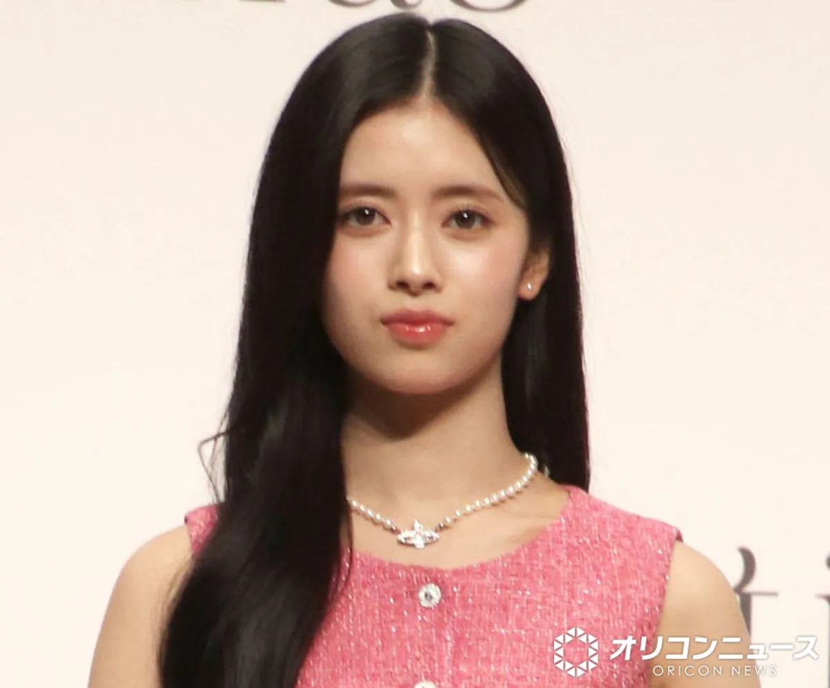 NiziU・RIMA、印象ガラリなイメチェン姿に絶賛の声　父・Zeebraも驚き「ママかと思った！すご」　母はモデル・中林美和