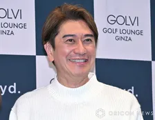 川﨑麻世、妻のために描いたアート作品を披露「多才」「絵、素晴らしい」　絵のモデルは愛猫