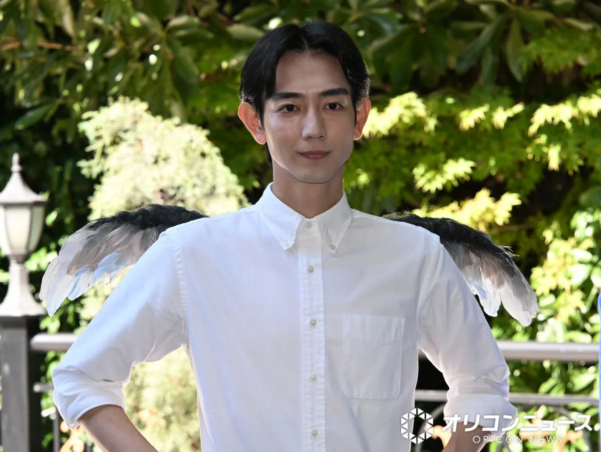 駒木根葵汰、2年ぶりの“天狗の羽”と一緒に会見「羽使いは達人級に」　弟役の越山敬達の成長に本音