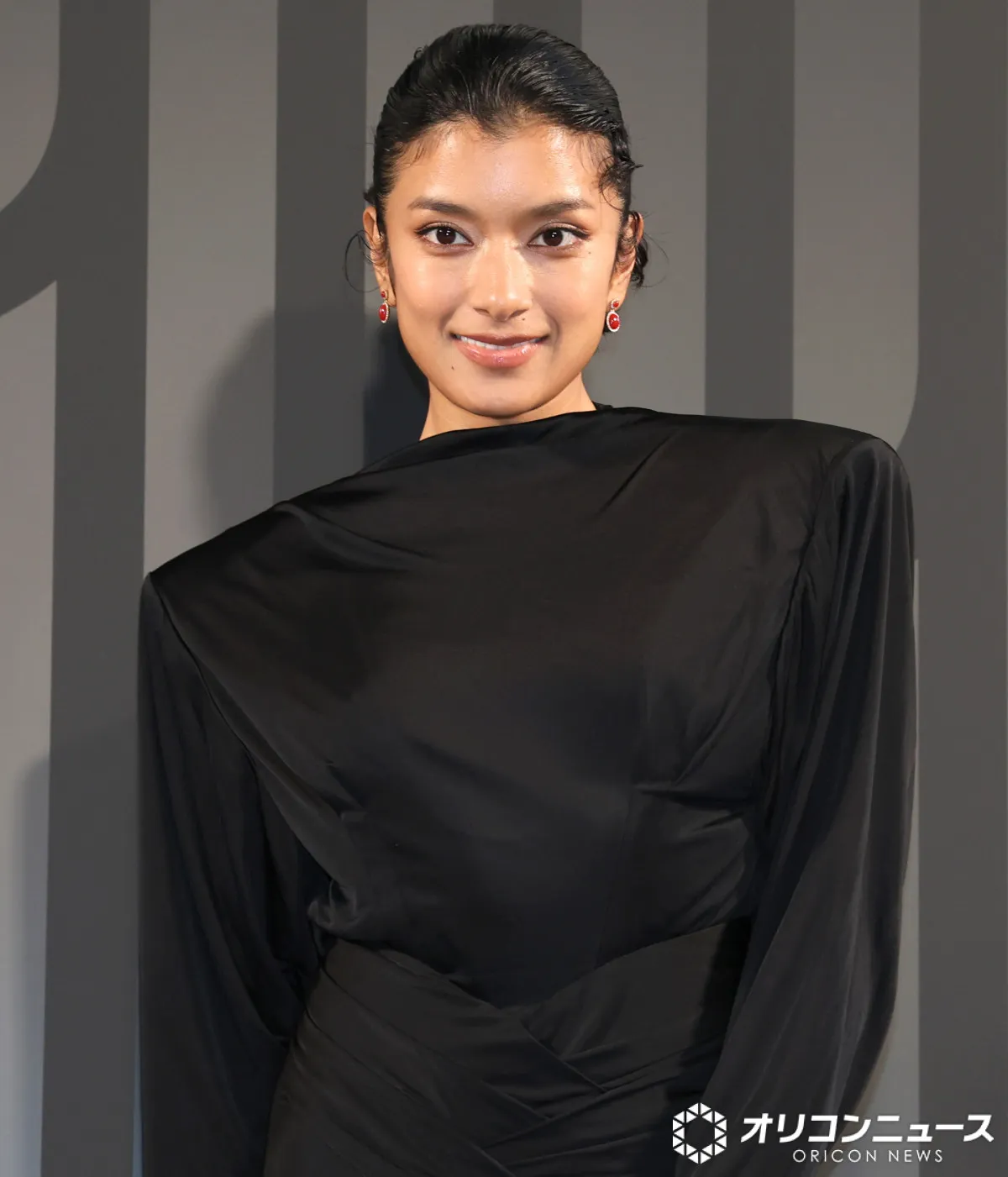 ローラ、すいかづくりに挑戦中「来年は！」　圧巻オーラに沿道から歓声