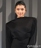 ローラ、すいかづくりに挑戦中「来年は！」　圧巻オーラに沿道から歓声