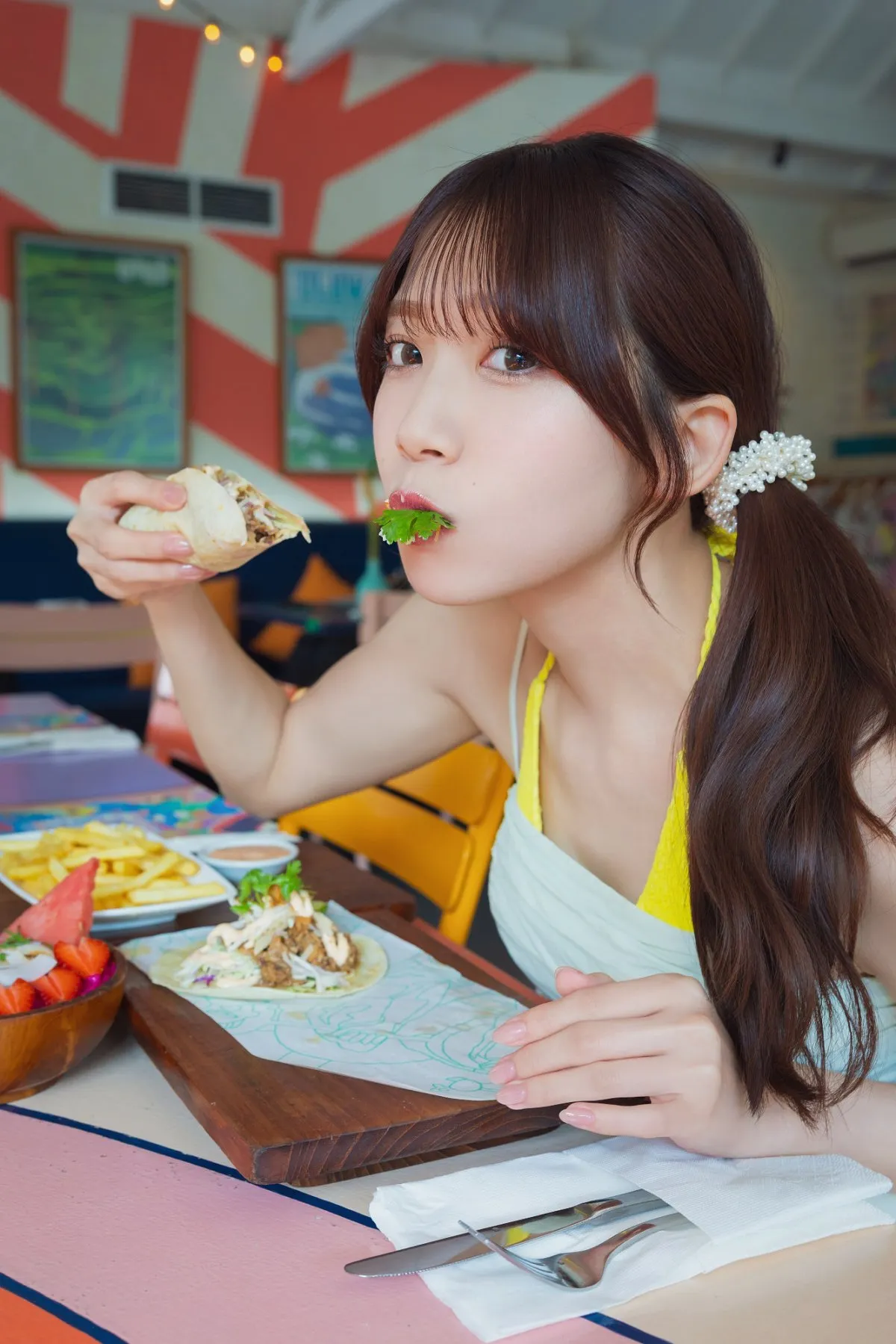 元NGT48奈良未遥、Tバック＆手ぶらに挑戦　白ランジェリーで大胆肌見せも