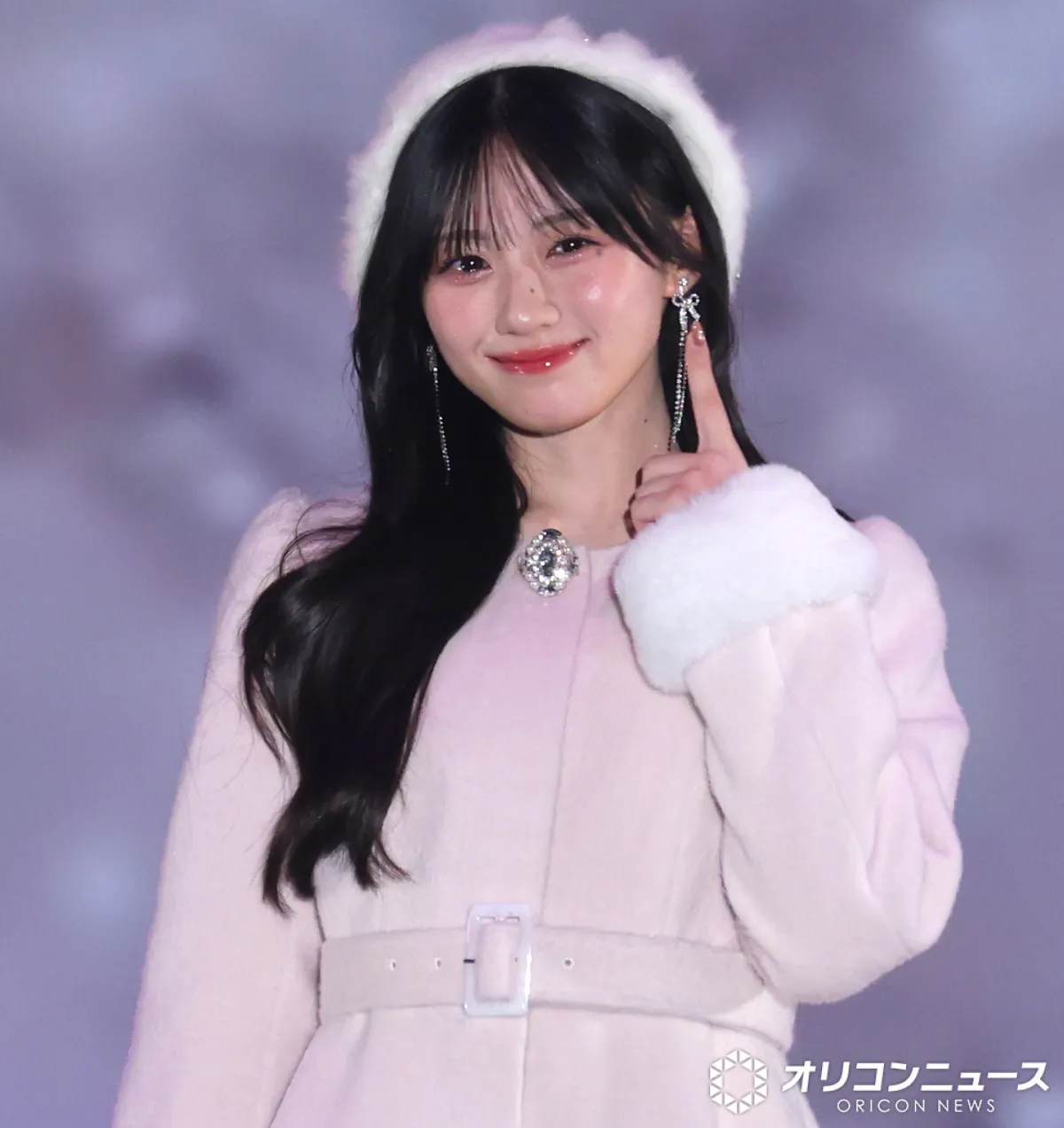 【ガルアワ】乃木坂46・川﨑桜、キュートなポーズで会場を魅了　かわいさ引き立つコーデ披露