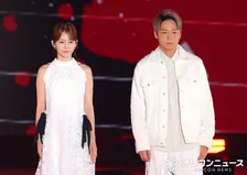 【ガルアワ】武尊＆川口葵、純白リンクコーデで夫婦初ランウェイ「ちょっと恥ずかしいっすね」