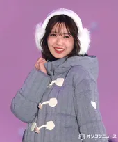 【ガルアワ】乃木坂46・筒井あやめ、白×グレーのコーデで登場　多幸感あふれる空間に