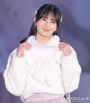 【ガルアワ】日向坂46・小坂菜緒、甘さあふれる“ふわふわ”コーデで会場を虜に