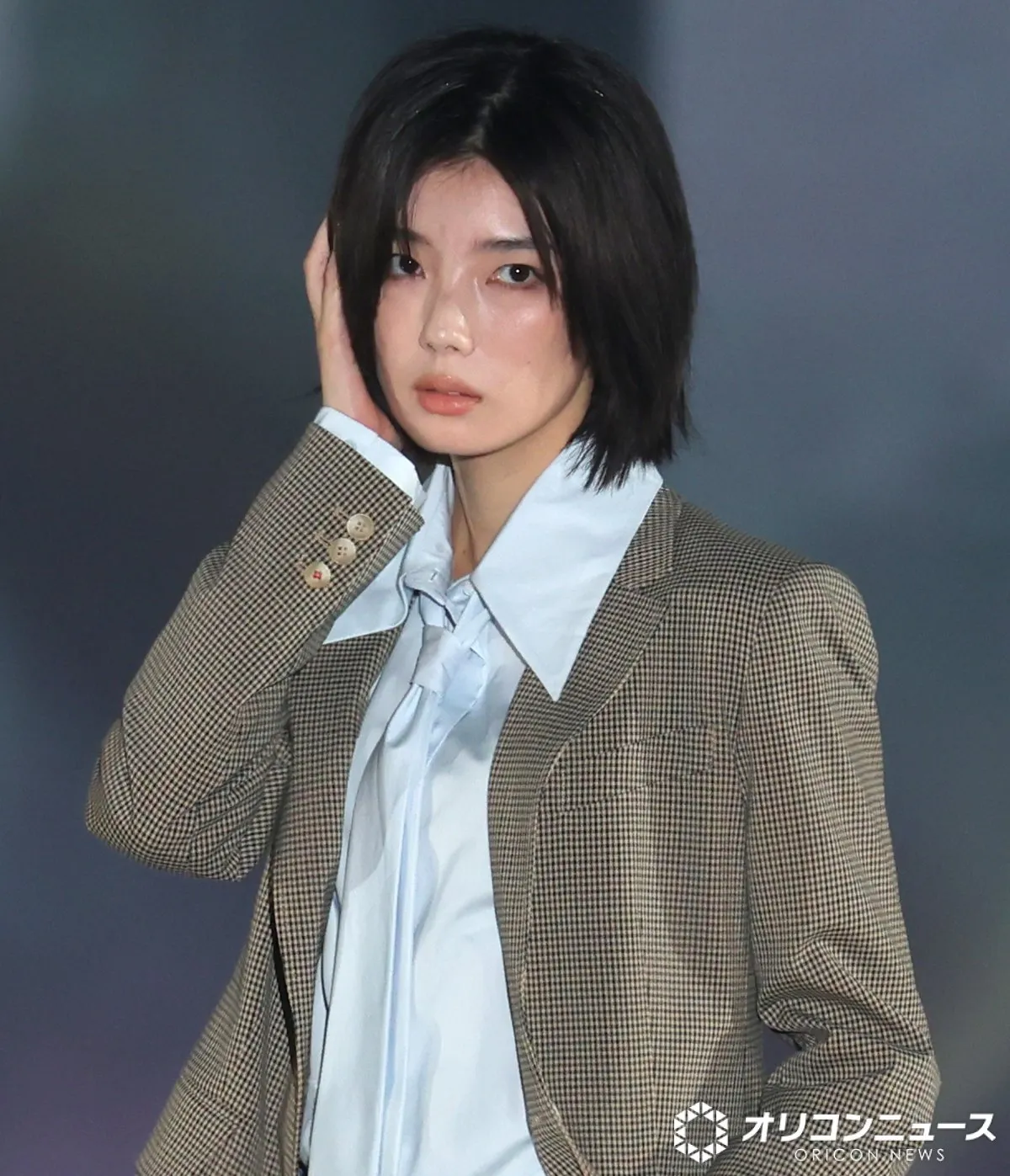 【ガルアワ】櫻坂46・藤吉夏鈴、“爆イケ”マニッシュスタイル　無造作しぐさでハートをさらう