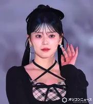 【ガルアワ】とき宣・坂井仁香、タイトワンピで美デコルテ披露　大人な表情→キュートな笑顔