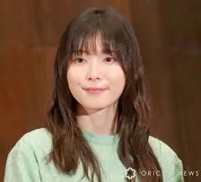 松岡茉優「ミラノの空き時間」　自然体な表情浮かべるオフショットにファンから反響「なんちゅうかわいさ」「ショート似合いすぎる」