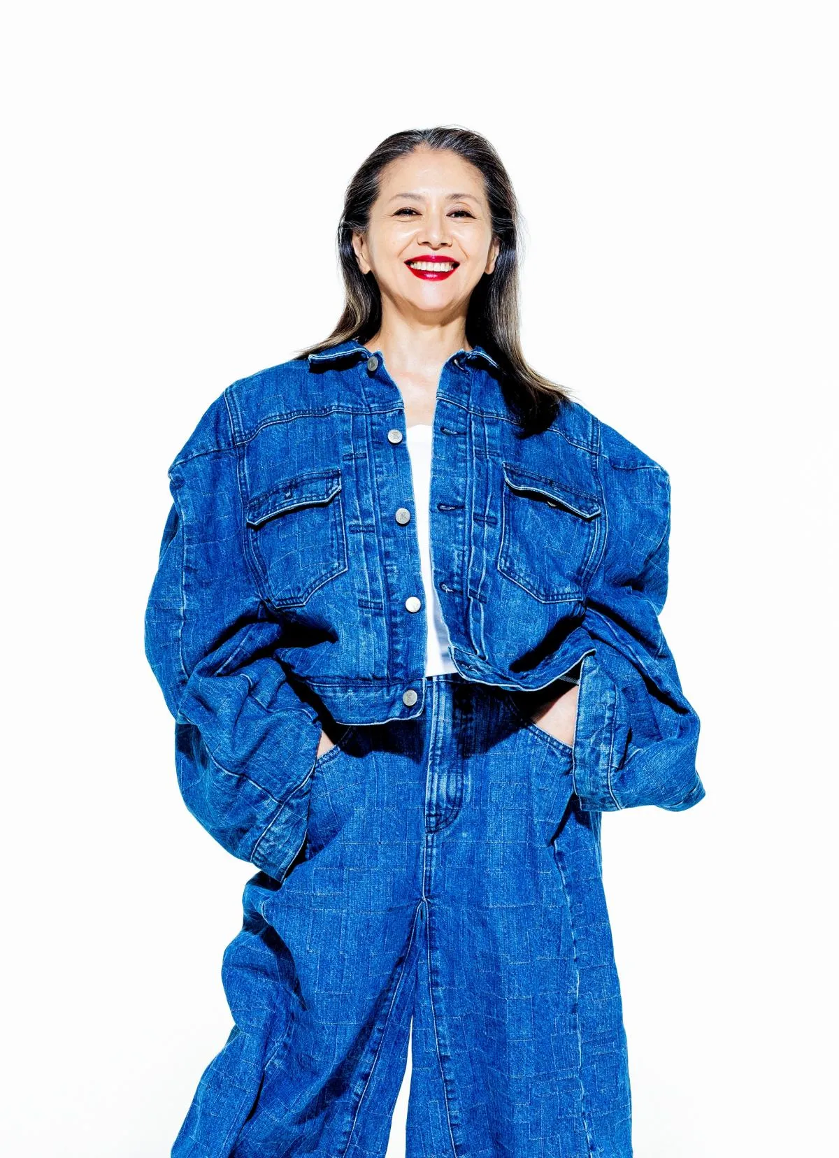 小泉今日子、ツアーファイナルの沖縄公演から「バディ」ライブ映像公開