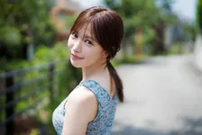 芸能活動本格復帰の元HKT48メンバー・運上弘菜、圧倒的透明感に大人の美しさが増した最新デジタル写真集リリース