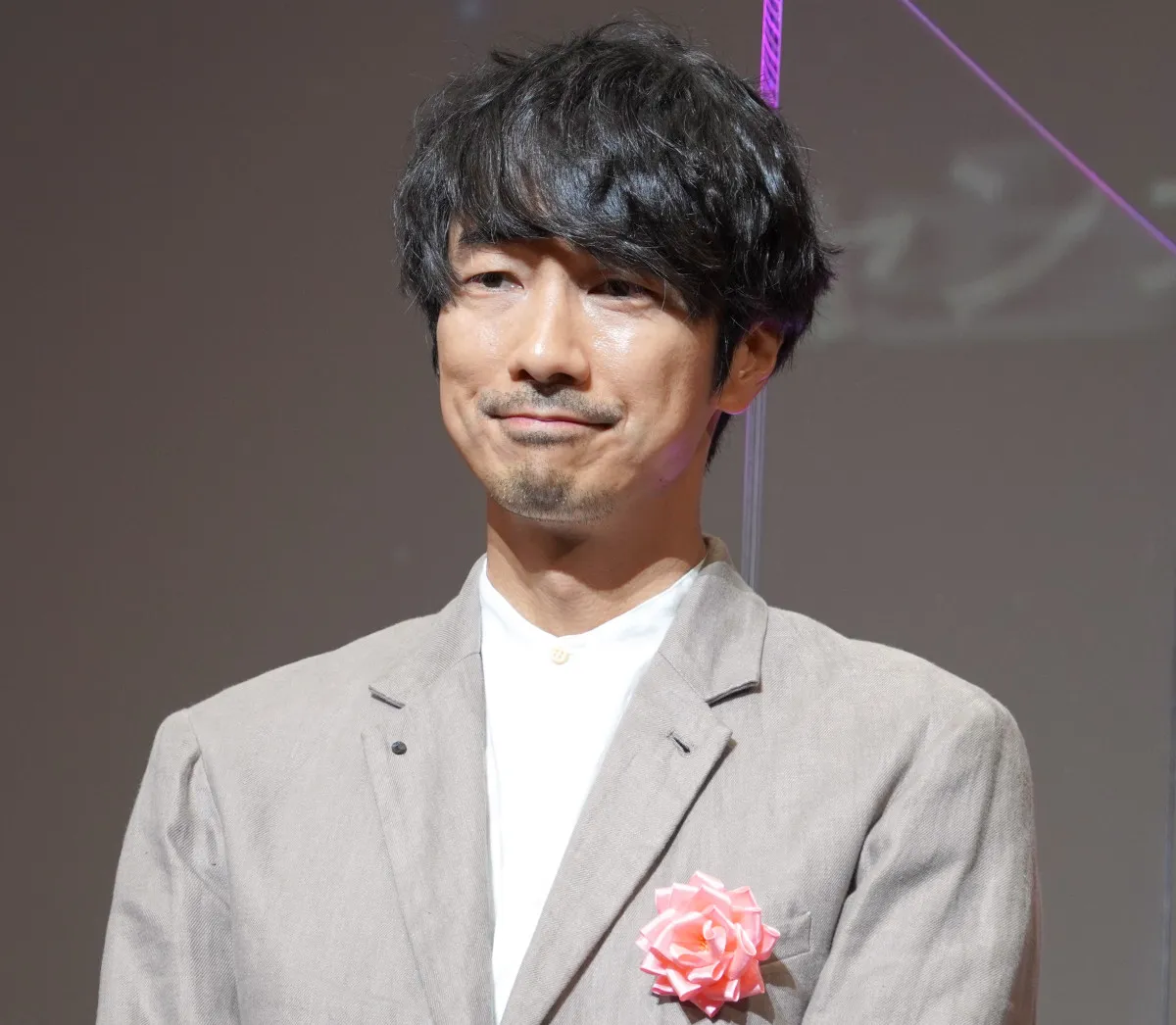 眞島秀和、左腓骨頭骨折でテレ東ドラマ降板　アクションシーン撮影中に負傷【報告全文】