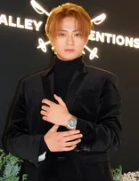 岩瀬洋志、鈴木亮平の“一発OK”に刺激「夜中の寒い時期に半袖で…」　金髪映える時計ファッション披露
