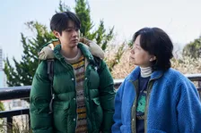チェ・ウシク＆チャン・ヘジンが囲む涙の食卓…　韓国映画『あな母』重要シーン映像解禁