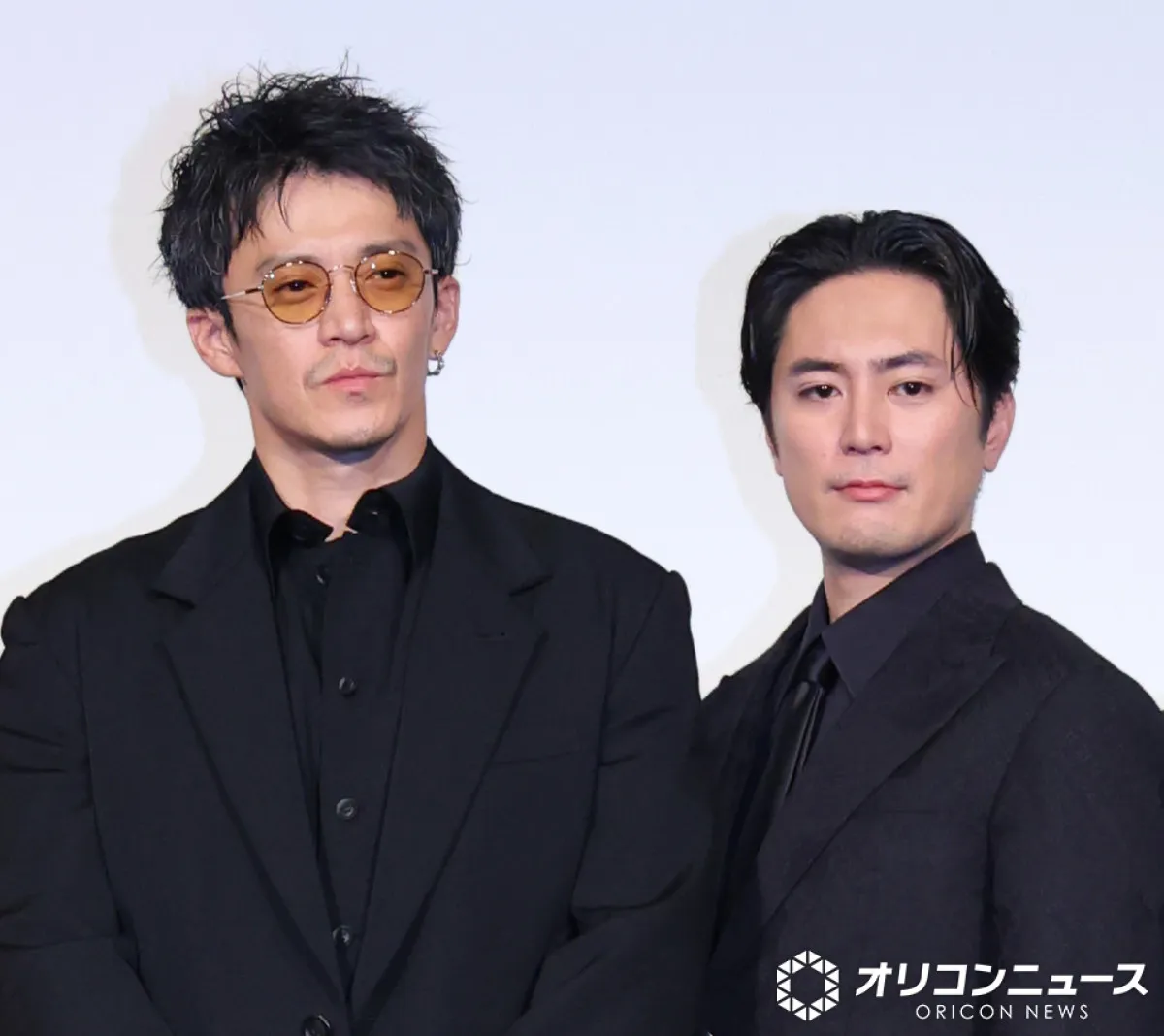 間宮祥太朗、先輩・小栗旬との共演に「幸せ」　小栗は“8割全裸”の「ネイキッド・間宮」をアピール