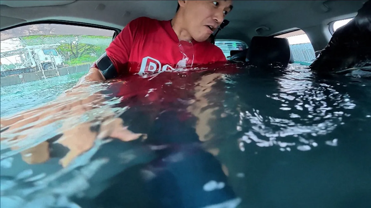 『探偵！ナイトスクープ』貴重映像…“水没した車から脱出する方法”を真剣に実証実験