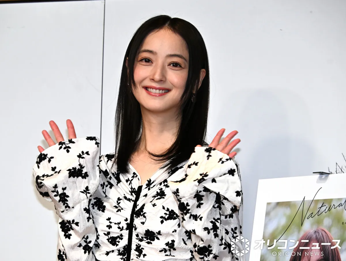 佐々木希、芸能生活20周年　振り返り「昔の私からすると奇跡」　初のフォトエッセイの自己採点は100点満点