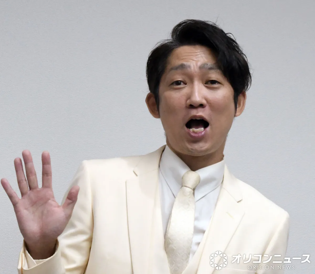 NON STYLE石田明「吉本興業の弱い点」指摘　なんば駅前で“無料”公演へ「道端でやるのが得意」