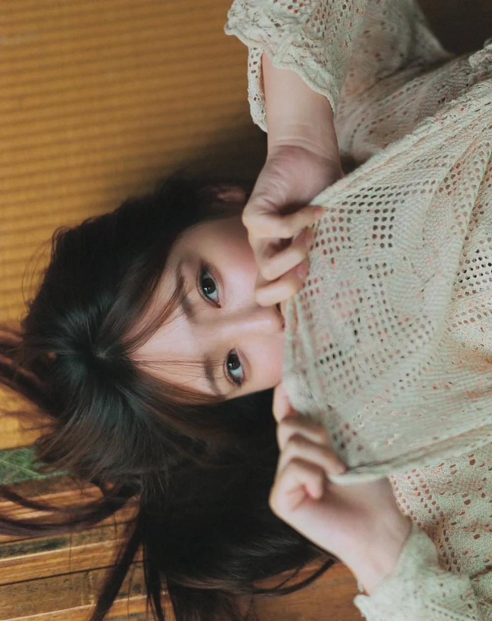 “令和のグラビアクイーン”沢口愛華、かわいさ凝縮　全12ページの大特集