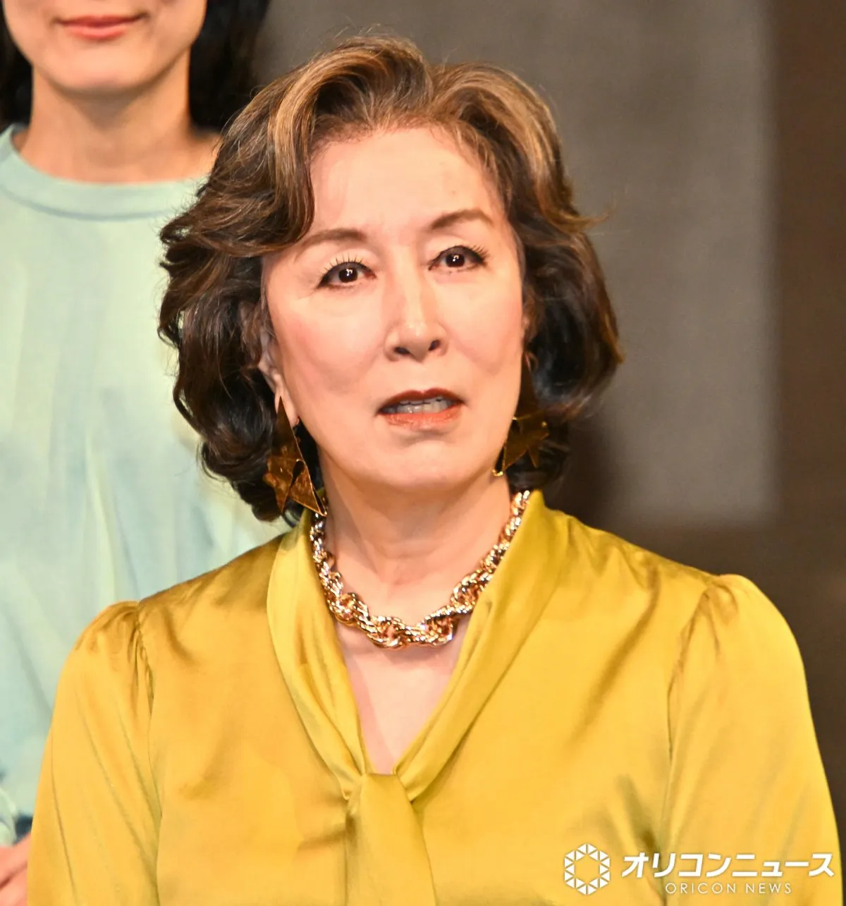 高畑淳子、シルク衣装にご満悦　達者すぎる堺雅人に嘆き？「べらべらと膨大なセリフを…」　本人は苦笑い
