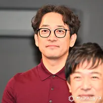 迫田孝也、通訳泣かせのあいさつに堺雅人がツッコミ「翻訳しづらいよ！」　オノマトペを連発