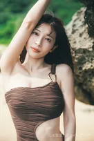山本里菜、美ボディを大胆披露　1stフォトブック『りな、です』表紙解禁「ドキッとしてもらえたら…」