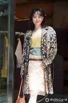 松井愛莉、柄×柄コーデ着こなす　挑戦したいのは甘さ控えめのスカート