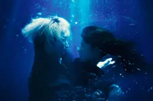 土屋太鳳＆佐久間大介、水中撮影で高い身体能力を発揮　『マッチング TRUE LOVE』メイキング映像＆写真解禁