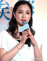 広瀬すず、撮影中に刺しゅうで藤井道人監督の顔作る「何を縫えばいいか分からなくて」　監督はワッペンにして愛用