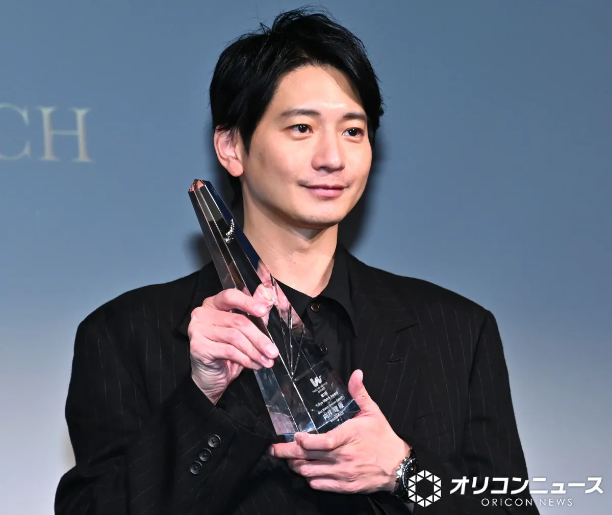 向井理、初開催の『Tokyo Watch Award』受賞　セイコー アストロンを身に付け登場