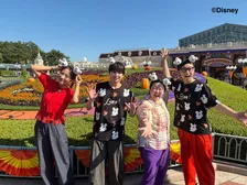 M!LK塩﨑太智、ミニーに吉田仁人の“代理謝罪”　ディズニー・ハロウィーンをガイド