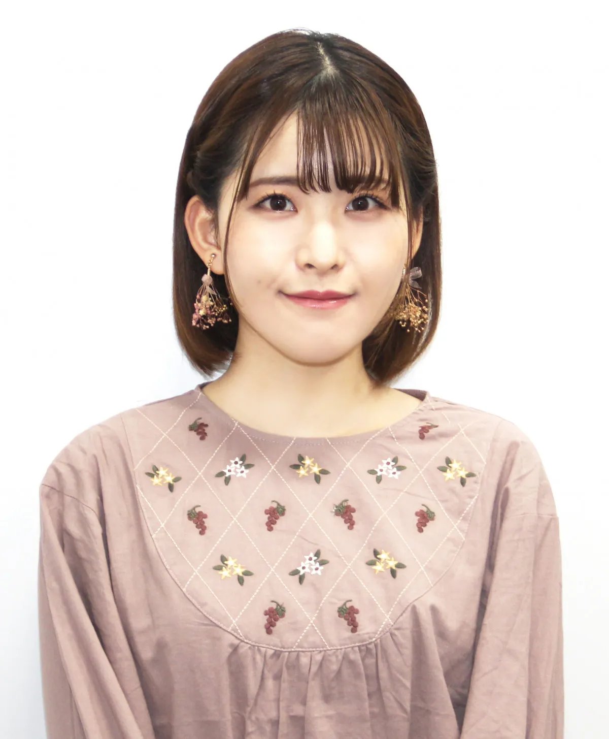 人気声優・石見舞菜香が結婚＆第1子出産を発表　直筆メッセージ公開でファンも祝福