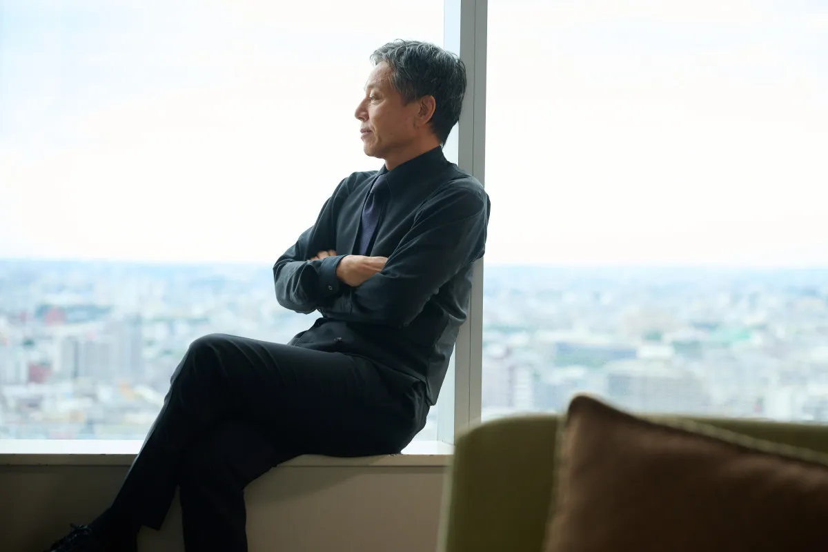 トップ俳優“イズマイ”が番組でシングルマザーを公表…　“NG発言”をした芸人が降板に　シーンに反響「かわいそう」『妻を引退します』第2話【ネタバレあり】