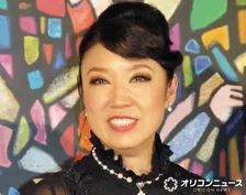 “ユーミン”松任谷由実＆松任谷正隆、笑顔あふれる豪華ショットを平原綾香が公開「超貴重な写真」「凄い」