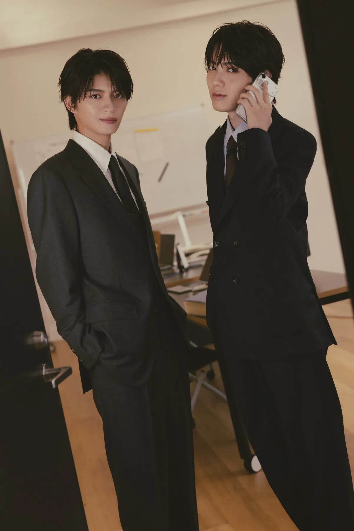 原因は自分にある。小泉光咲＆杢代和人、“理想の後輩社員”熱演　スーツを着こなす「新鮮な撮影でした」