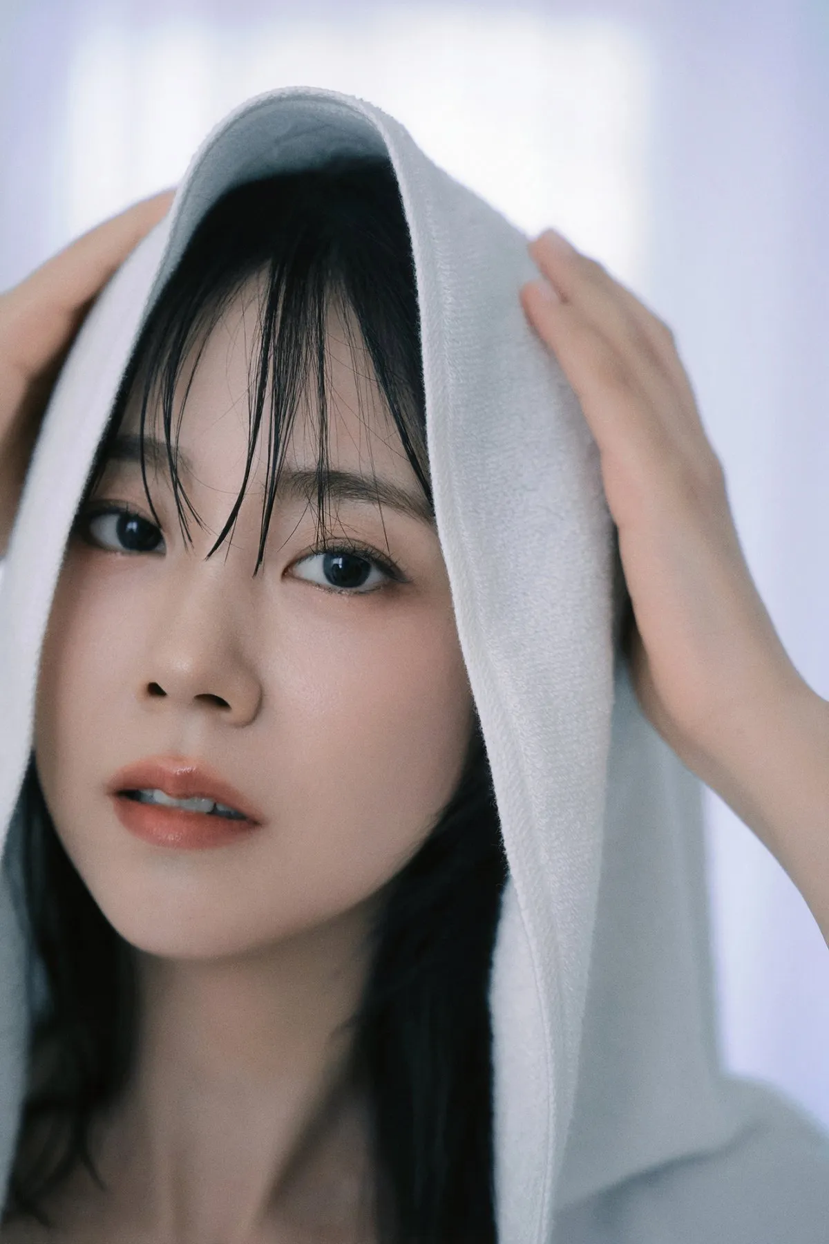 KARAハン・スンヨン、10年ぶり写真集発売　デビュー20周年を前に“今の自分”を収録