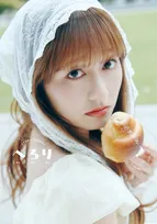 ももクロ“あーりん”佐々木彩夏、自身初の写真集ジャンル1位【オリコンランキング】
