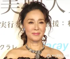 浅野ゆう子、94歳迎えた母との“顔出し”2ショット添え誕生日を祝福「きれいなお母さま」「お美しいです」