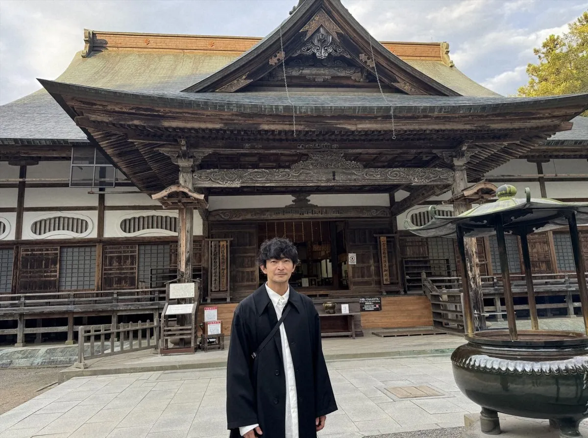 津田健次郎、『旅サラダ』出演　岩手・盛岡＆平泉巡る　国宝の美しさに圧倒