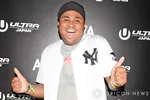 アントニー、世界的スターを前に“失態”　話しかけられるもまさかの行動…その後ライブは2時間遅れでスタート