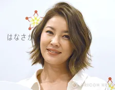 49歳・瀬戸朝香、最近ハマっている「ユニクロ」で“全身コーデ”　飾らないシンプルスタイルを披露「素敵」「可愛い」