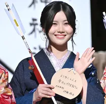 乃木坂46、伊藤理々杏の卒業を発表