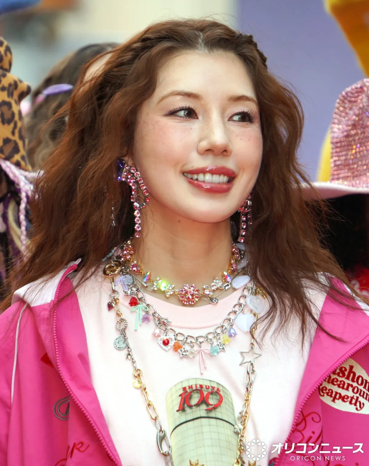 仲里依紗、渋谷の中心地を闊歩　通行人驚き「夢が叶ったな」