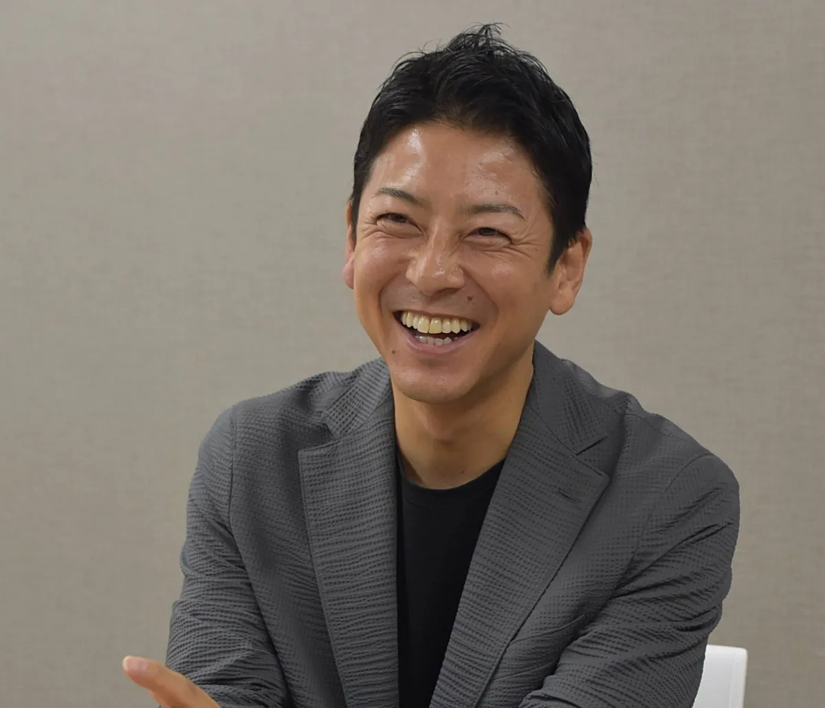 元テレ朝アナ・富川悠太氏、97歳＆95歳の叔母と“顔出し”3ショット　「今も夜中にアメリカ株をチェックし続けている投資家」と紹介