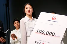 特技のフラダンスで会場を魅了した千葉県出身・13歳の廣岡はなのさんが準グランプリを受賞、次世代俳優発掘・育成オーディション『第48回ホリプロタレントスカウトキャラバン』