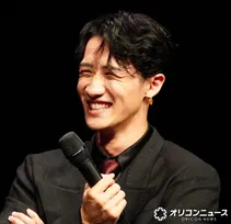 Snow Man岩本照、共演者に誕生日プレゼント　深夜までオールアップ見届ける姿に「頼もしかった」