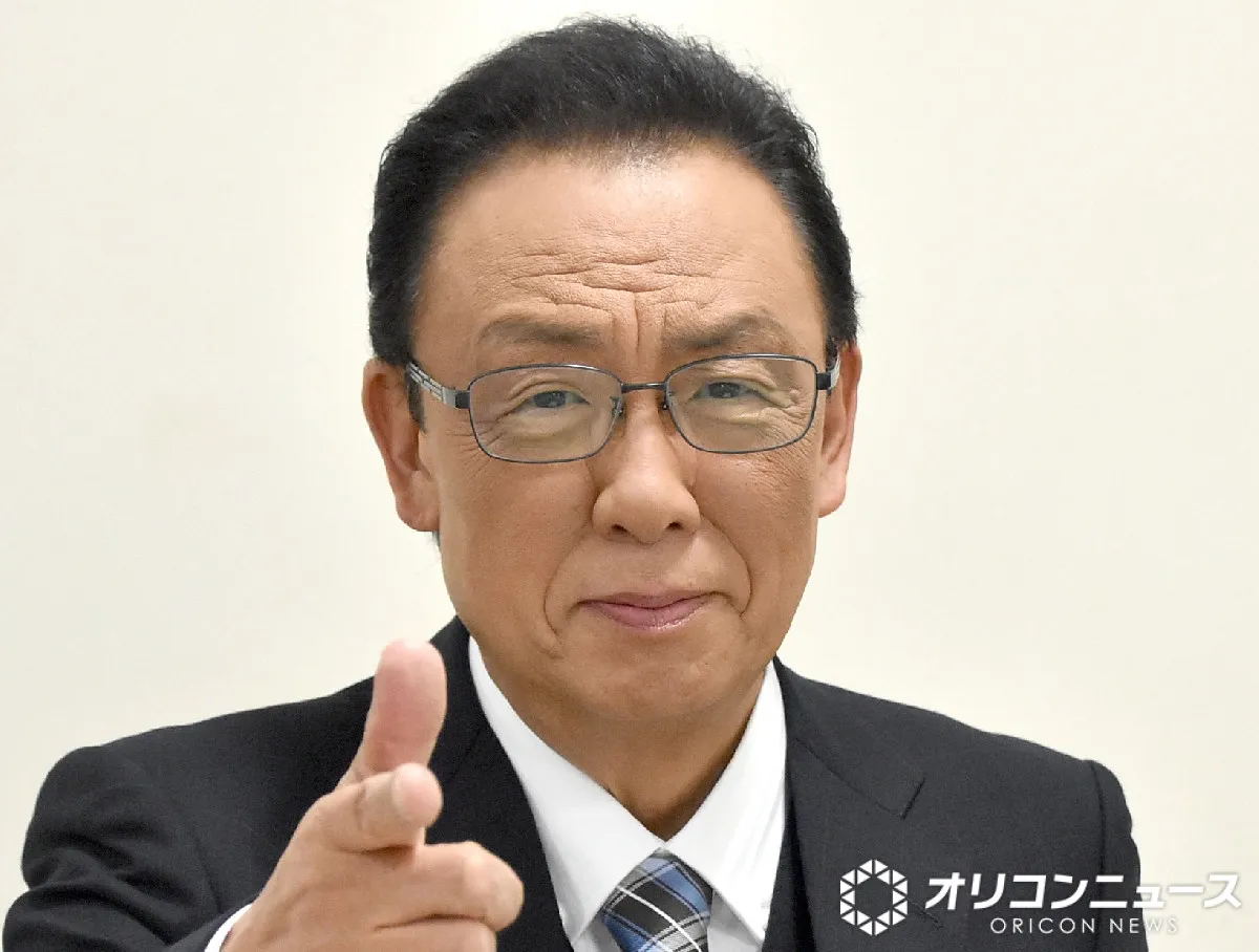 75歳・梅沢富美男、部屋でリラックスするレアショット公開→意外な“体の部位”に注目集まる「つるつるやんwwww」「キレイでびっくり」