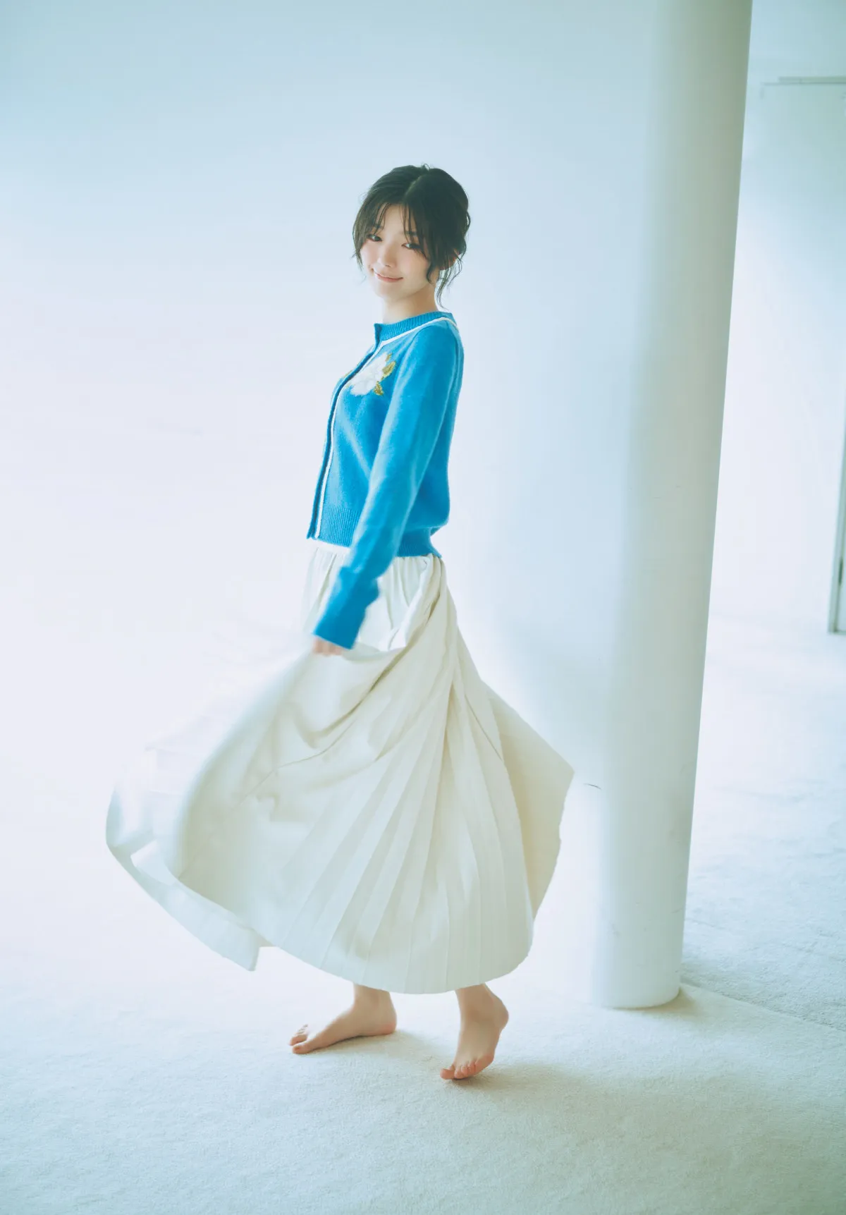 映画『踊る大捜査線』出演で話題　櫻坂46藤吉夏鈴、唯一無二の存在感放つグラビア披露