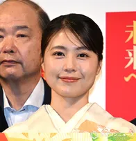 有村架純、秋の行楽シーズンに行きたい場所　温かいお茶を片手に「夜の紅葉を」